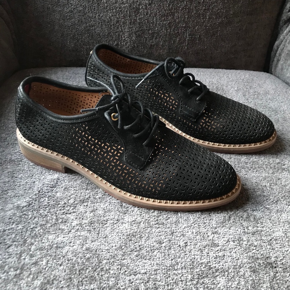 BOGO 1/2 OFF! Tommy Hilfiger oxfords